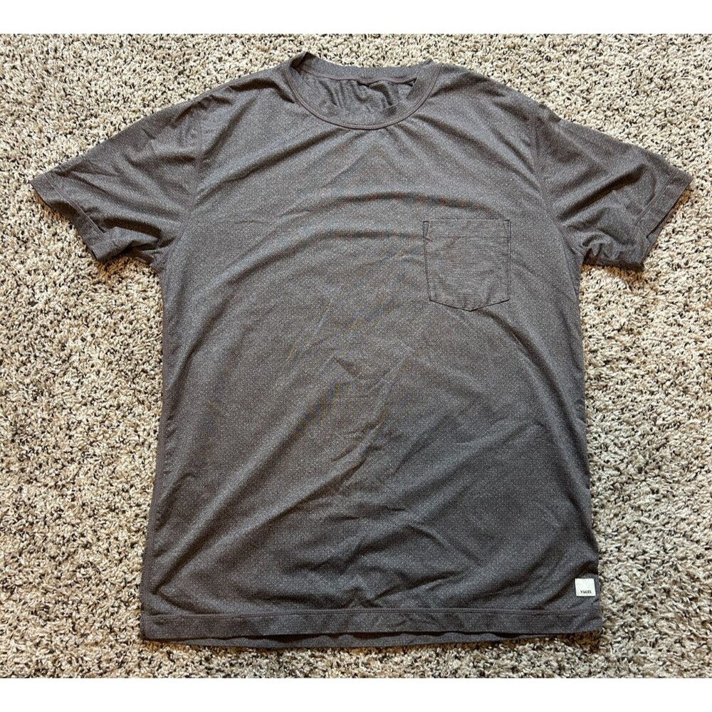 Vuori Men's Medium M Shirt Tradewind Performance Tee 2.0 Gray Purple Athletic
